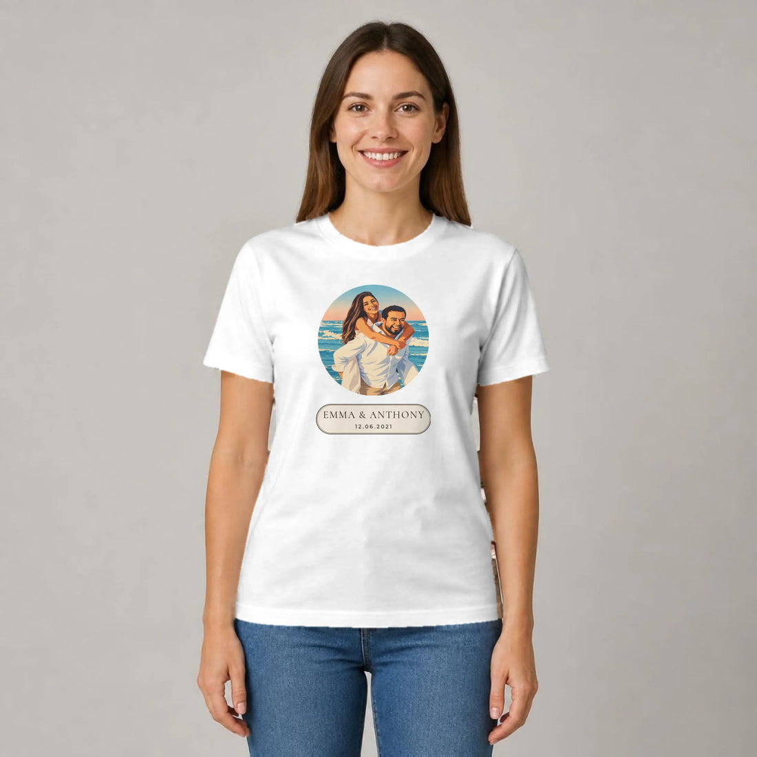 T-shirt couple personnalisé porté par une femme