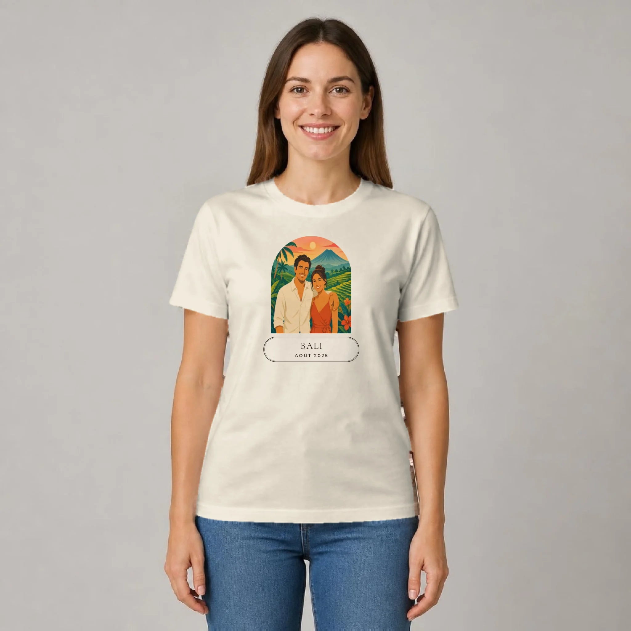 T-shirt souvenir de voyage personnalisé porté par une femme